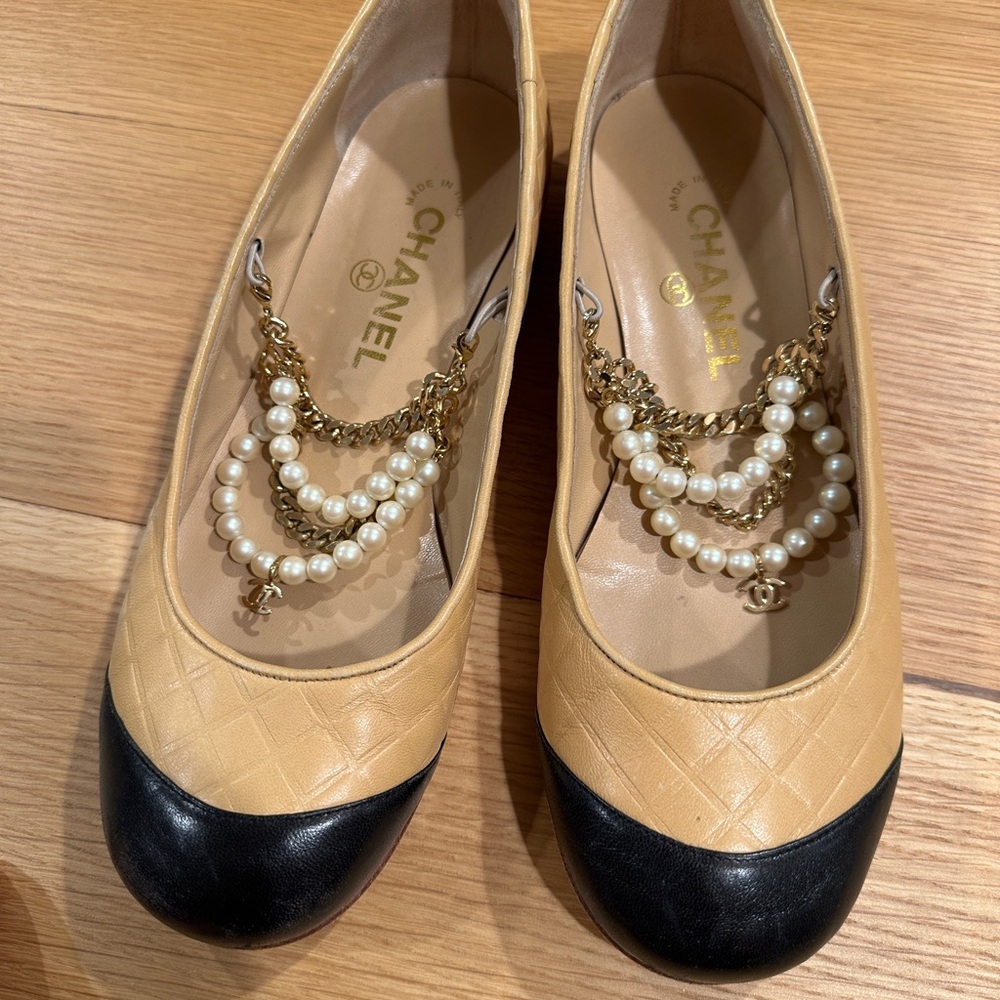 Vintage CC Pearl Chain Link Strap Mary Jane Mary
Jane Flats Size: 8.5